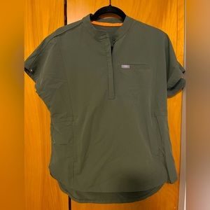 Figs. Women’s Montex-classic top Small